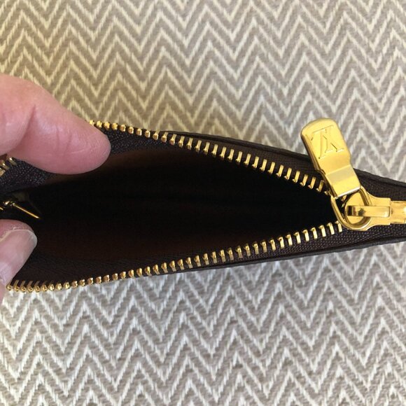 Louis Vuitton Key Pouch Vittonite - Picture 2 of 3